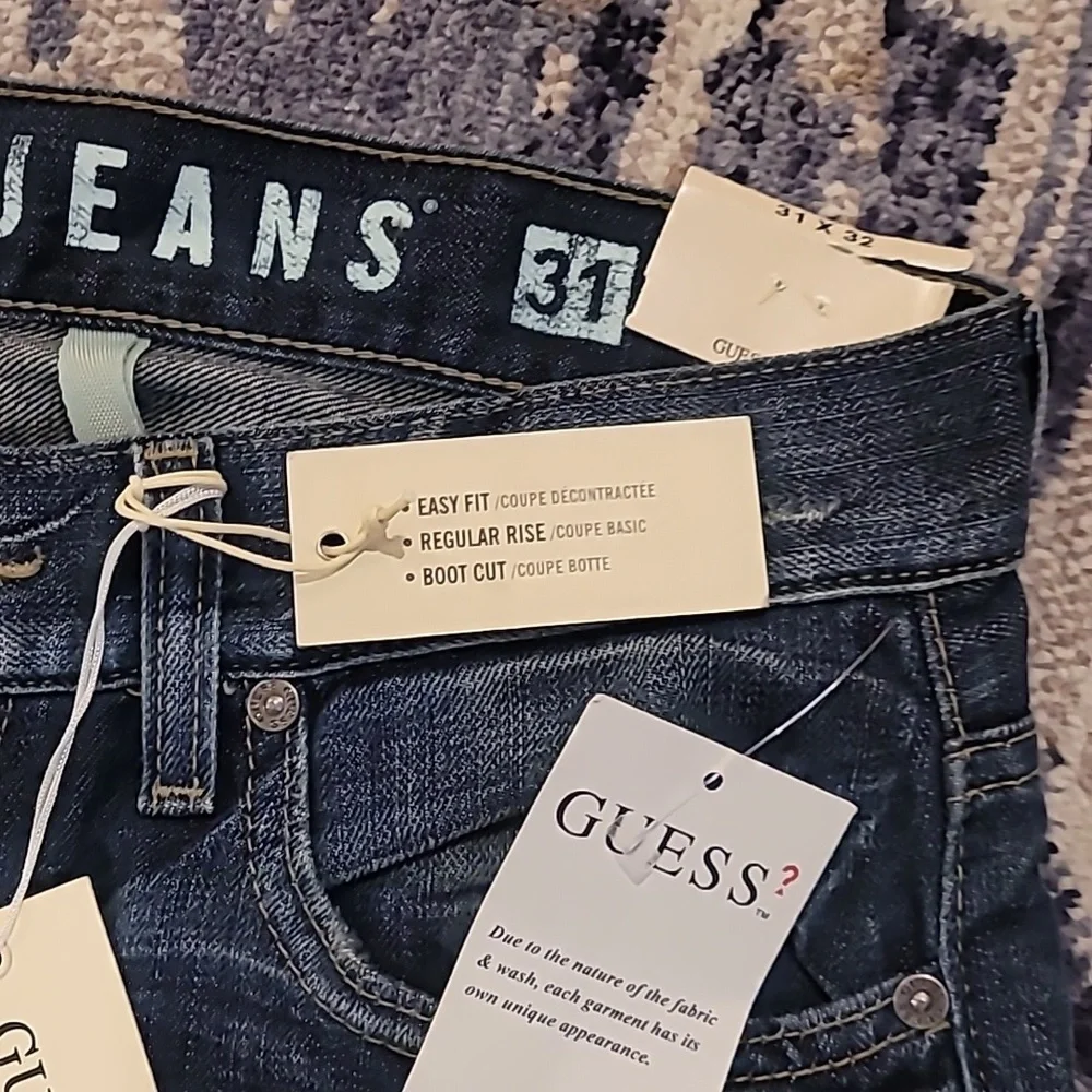 Guess Men's 31x32 Cliff- boot cut Jeans - Picture 6 of 9